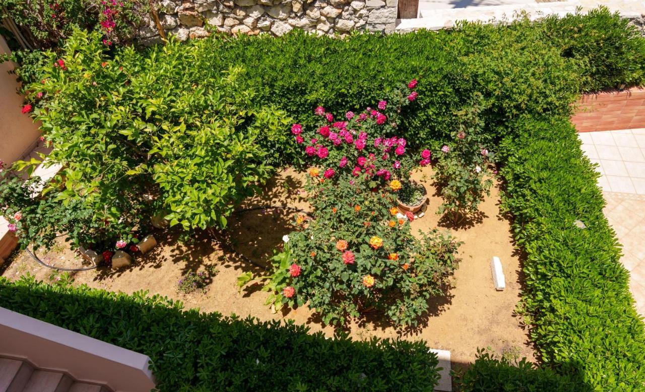 Fnk Apartments With Sea View Agia Pelagia  Bagian luar foto