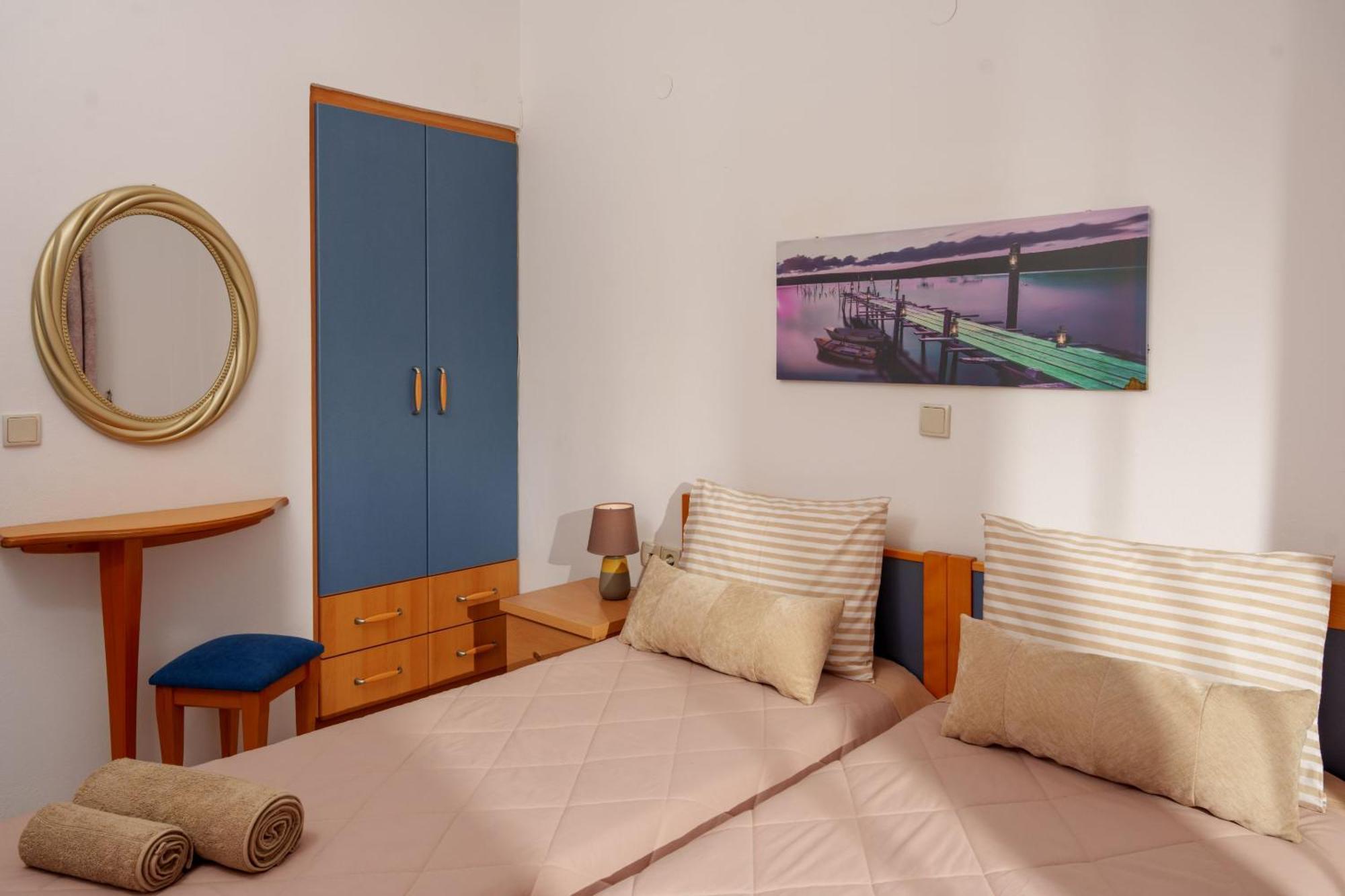Fnk Apartments With Sea View Agia Pelagia  Bagian luar foto