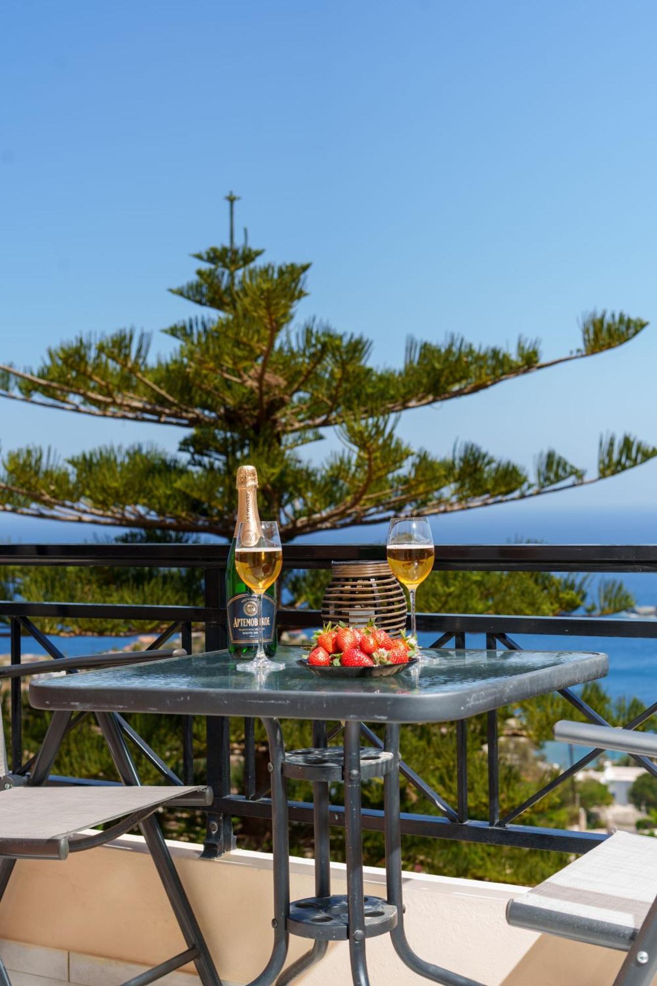 Fnk Apartments With Sea View Agia Pelagia  Bagian luar foto
