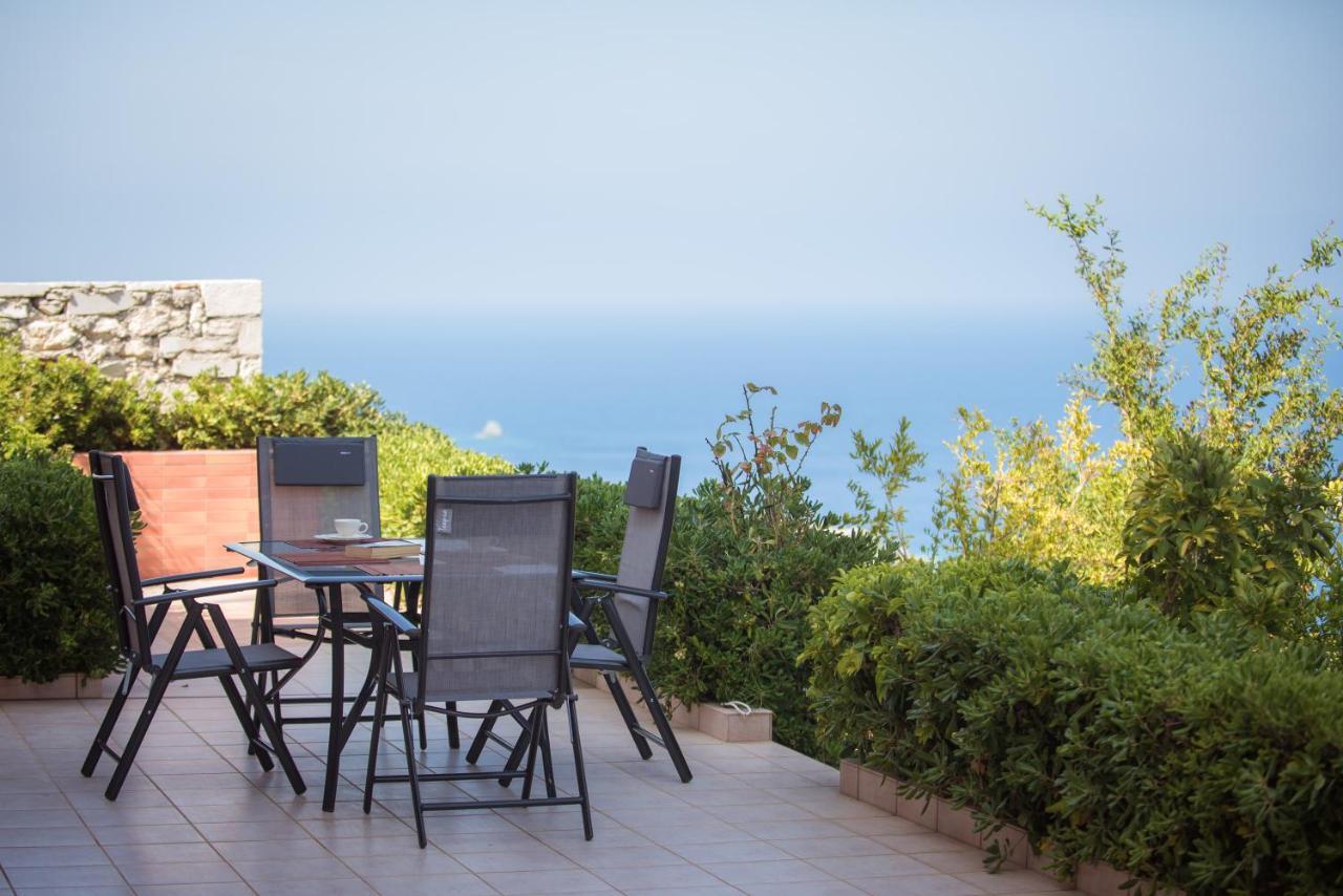 Fnk Apartments With Sea View Agia Pelagia  Bagian luar foto